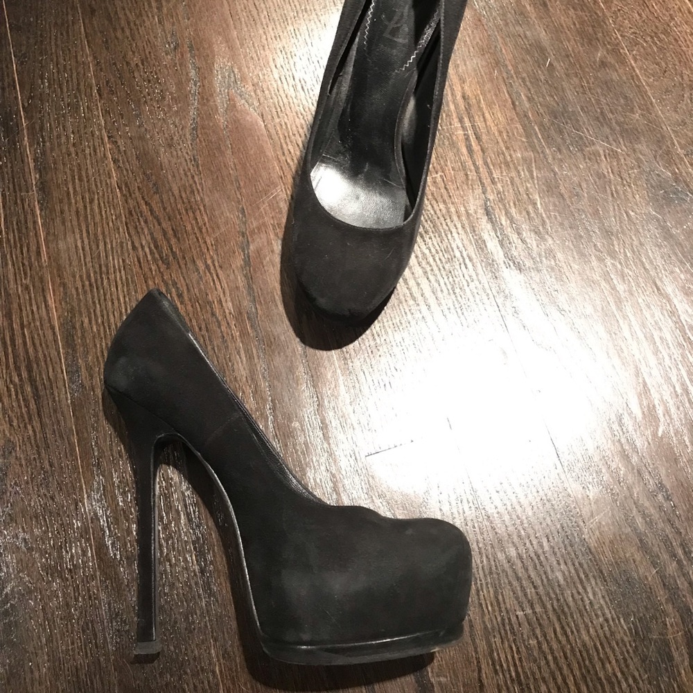 Yves Saint Laurent Classic Black Pump sz 8.5